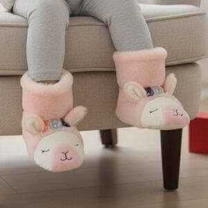 Cat & Jack Girls NWT Light Pink Llama Faux Fur Slipper Booties Sz Medium (7/8)